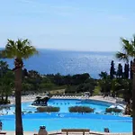 Cap Esterel Climatise Vue Partielle Saint-Raphael (Var)