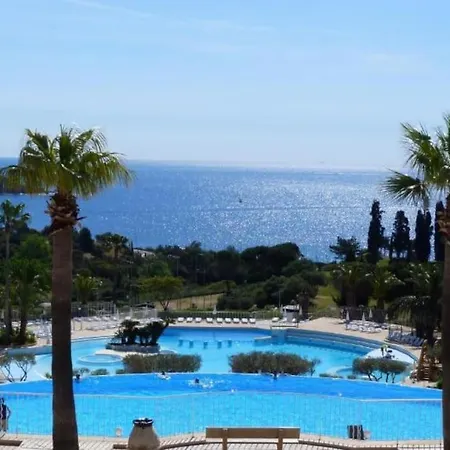 Cap Esterel Climatise Vue Partielle Saint-Raphaël